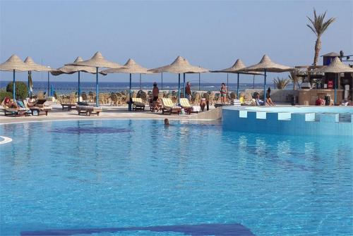 2 фото отеля Blue Reef Resort 4* 