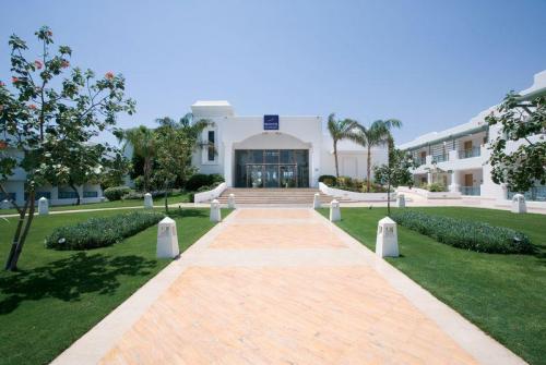 7 фото отеля Novotel Beach 5* 