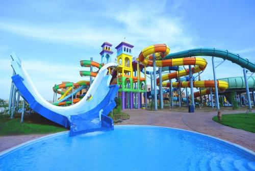 16 фото отеля Sea Club Aqua Park Resort 4* 