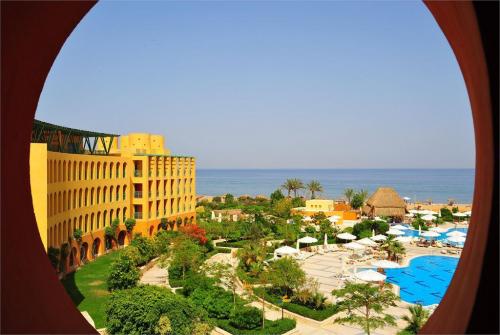 4 фото отеля Strand Taba Height Beach & Golf Resort 5* 