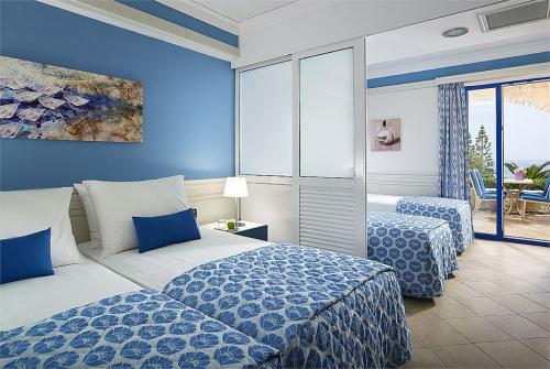 14 фото отеля Aldemar Amilia Mare 5* 