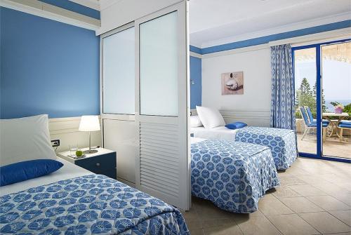 16 фото отеля Aldemar Amilia Mare 5* 