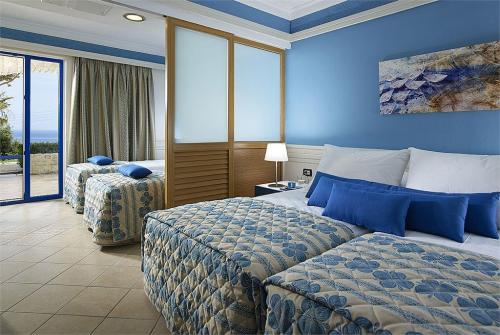 17 фото отеля Aldemar Amilia Mare 5* 