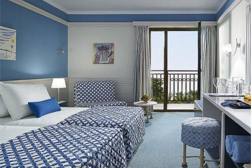 18 фото отеля Aldemar Amilia Mare 5* 