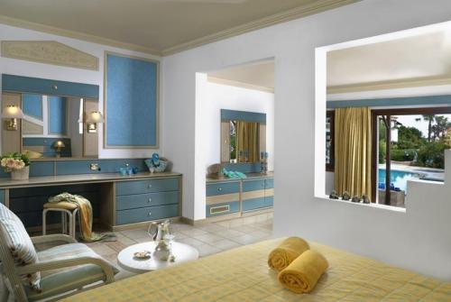 19 фото отеля Aldemar Royal Mare 5* 