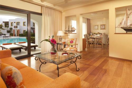 14 фото отеля Aldemar Royal Villas 5* 