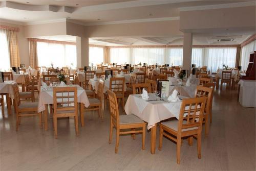 21 фото отеля Astir Beach 4* 