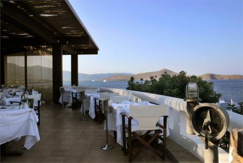 26 фото отеля Elounda Village 5* 