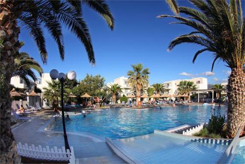 19 фото отеля Europa Beach 4* 