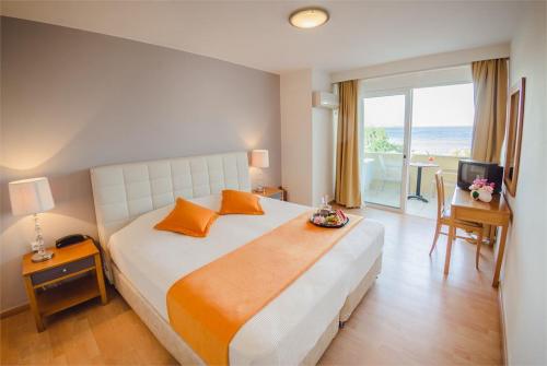 13 фото отеля Faedra Beach Agios Nikolaos 4* 