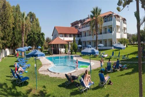 4 фото отеля Family World Aqua Beach Matoula Complex 4* 