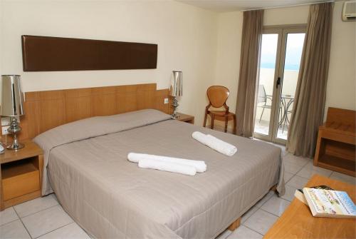 6 фото отеля Golden Beach Hersonissos 4* 