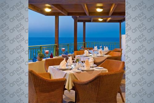 34 фото отеля Grand Bay Resort 4* 