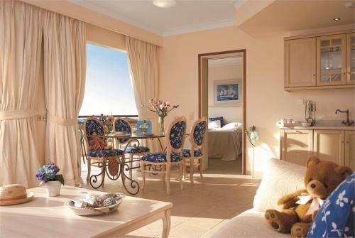 25 фото отеля Grecotel Marine Palace Suites 4* 