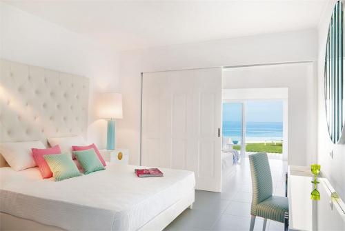 35 фото отеля Grecotel White Palace Luxury Resort 5* 