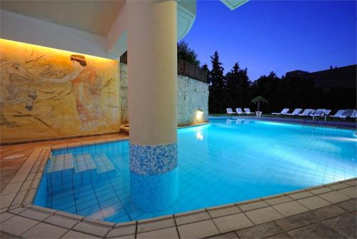 2 фото отеля Lefteris Hotel Apartments 2* 