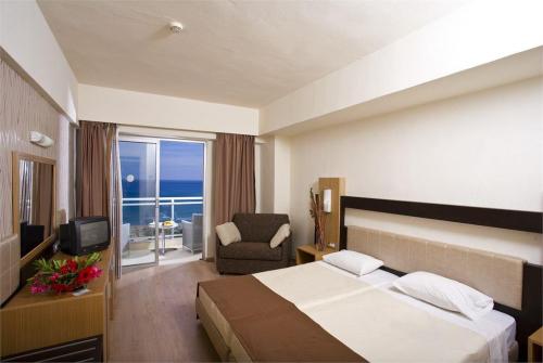 15 фото отеля Pegasos Beach 4* 