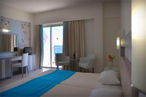 23 фото отеля Pegasos Beach 4* 