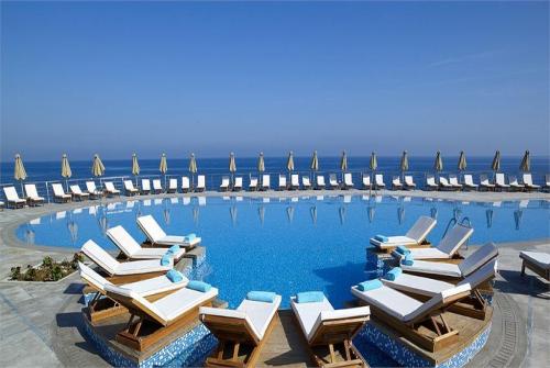 5 фото отеля Royal Blue Resort & Spa 5* 