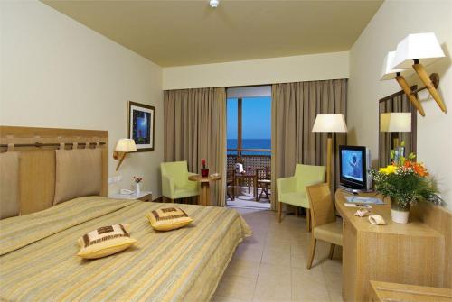 14 фото отеля Santa Marina Plaza 5* 