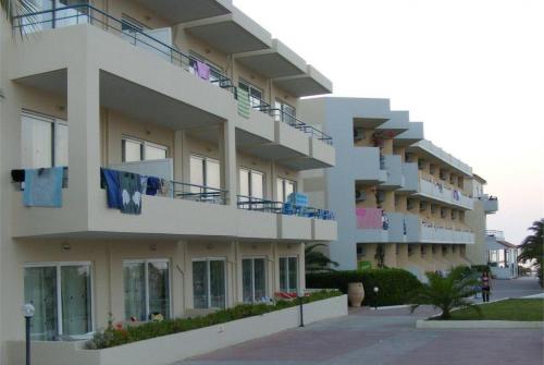 1 фото отеля Seafront Apts 3* 