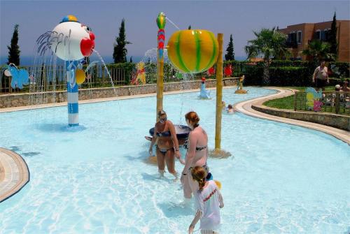 42 фото отеля Smartline The Village Resort & Waterpark 4* 