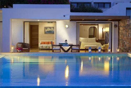 8 фото отеля St Nicolas Bay Resort Hotel & Villas 5* 