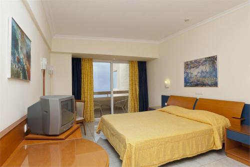 34 фото отеля Sun Beach Resort Complex 4* 