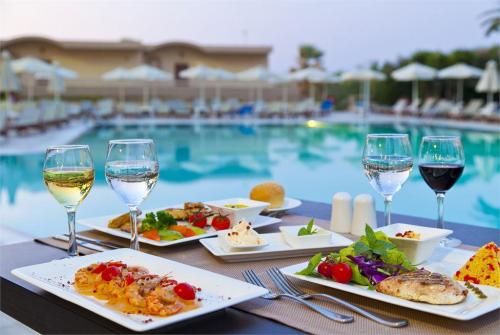 62 фото отеля Sun Beach Resort Complex 4* 