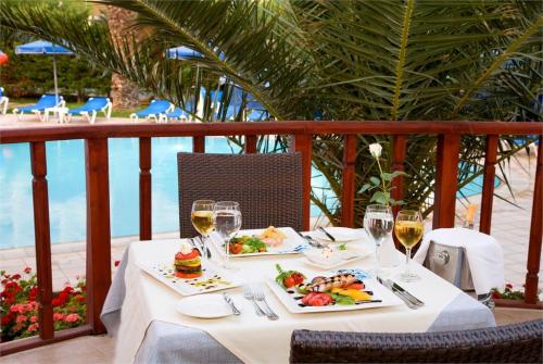 63 фото отеля Sun Beach Resort Complex 4* 