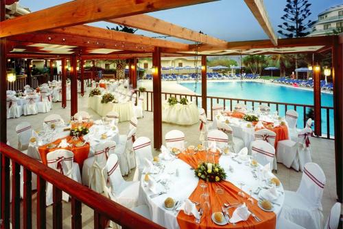 64 фото отеля Sun Beach Resort Complex 4* 