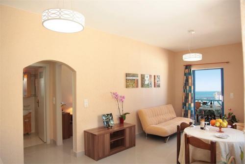 47 фото отеля Tsalos Beach Apartments апарт 