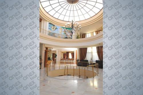 23 фото отеля Vantaris Palace 4* 