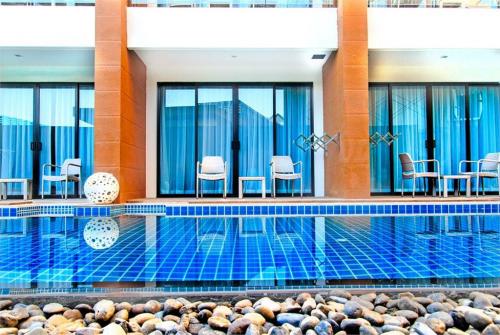 6 фото отеля The Beach Heights Resort 4* 