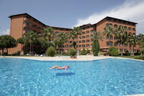 3 фото отеля Club Turtas Beach Hotel 4* 