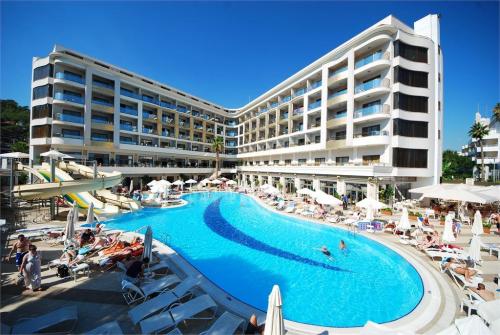 1 фото отеля Golden Rock Beach Hotel 5* 