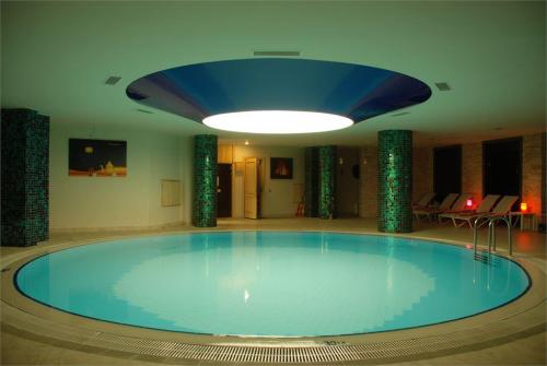 13 фото отеля Golden Rock Beach Hotel 5* 