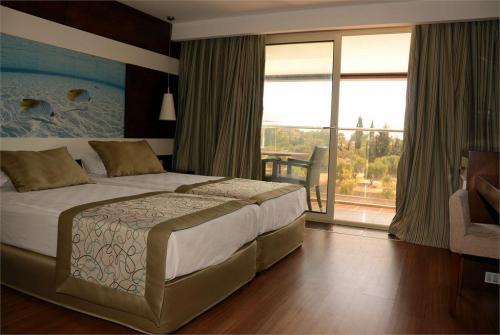 15 фото отеля Holiday City Hotel 4* 