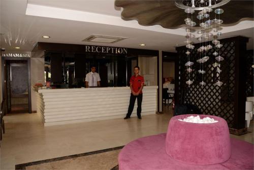 8 фото отеля Holiday City Hotel 4* 