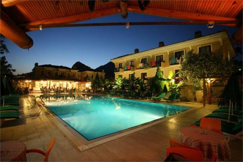 4 фото отеля Perdikia Beach Hotel 3* 