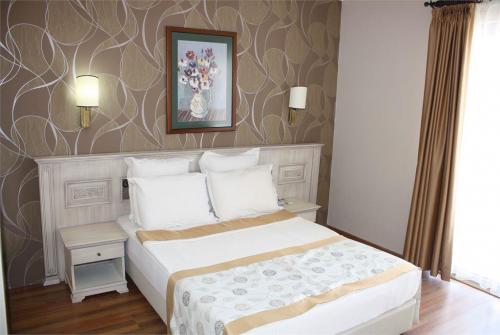 22 фото отеля Romance Beach Hotel 4* 