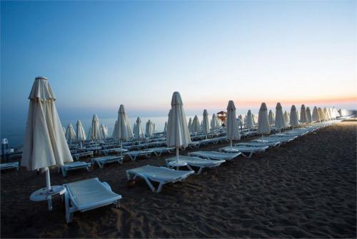 65 фото отеля Water Side Resort & Spa 5* 