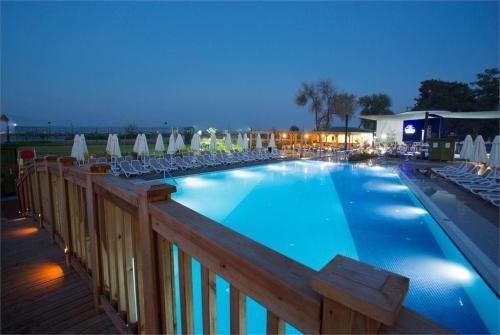 7 фото отеля Water Side Resort & Spa 5* 