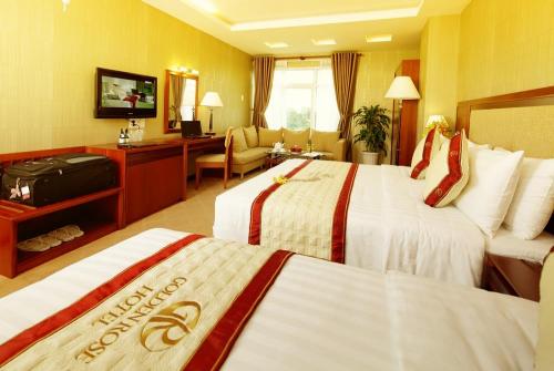 8 фото отеля Golden Rose Hotel 3* 